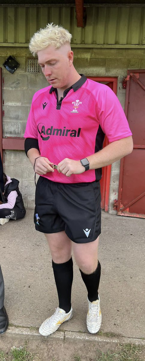 OHughesRugby's tweet photo. Really enjoyed being back in the middle today.

Abergavenny Youth Vs Abertillary/Brynmawr Youth today. Some fantastic rugby played by all. 

Pleasure to Referee.🏉 #CmonRef https://t.co/S2YgHlRAs0