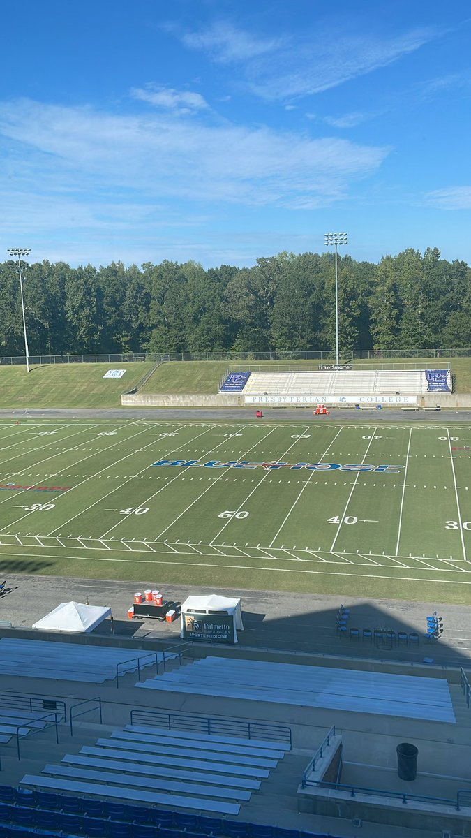 Paul_Roper's tweet photo. Beautiful day in South Carolina. Look forward to another edition of the Carolina Border Clash at 7pm! @DavidsonFB #BW #WE #PressBoxViewz https://t.co/uaGaheOv0E