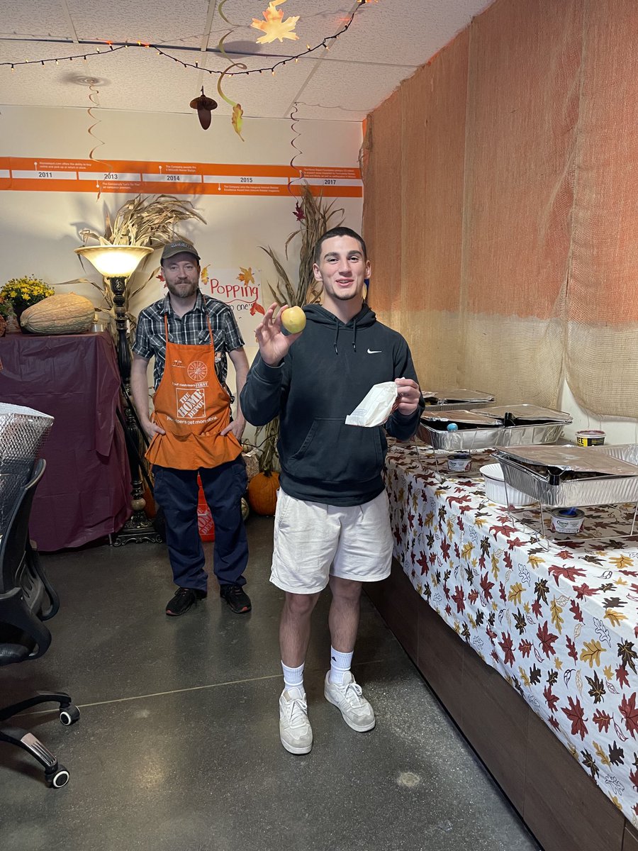 1265Infocus's tweet image. Success Sharing @ 1265…Great Job,  Heading into FALL with some Hot Apple Cider with cinnamon sticks…Popcorn…All different types of Candy Apples, Candy Corn.                                    ⁦@JMcLean285⁩ ⁦@Cxm1265⁩ ⁦@cardaci_michele⁩ ⁦@DawnOsorio⁩ ⁦