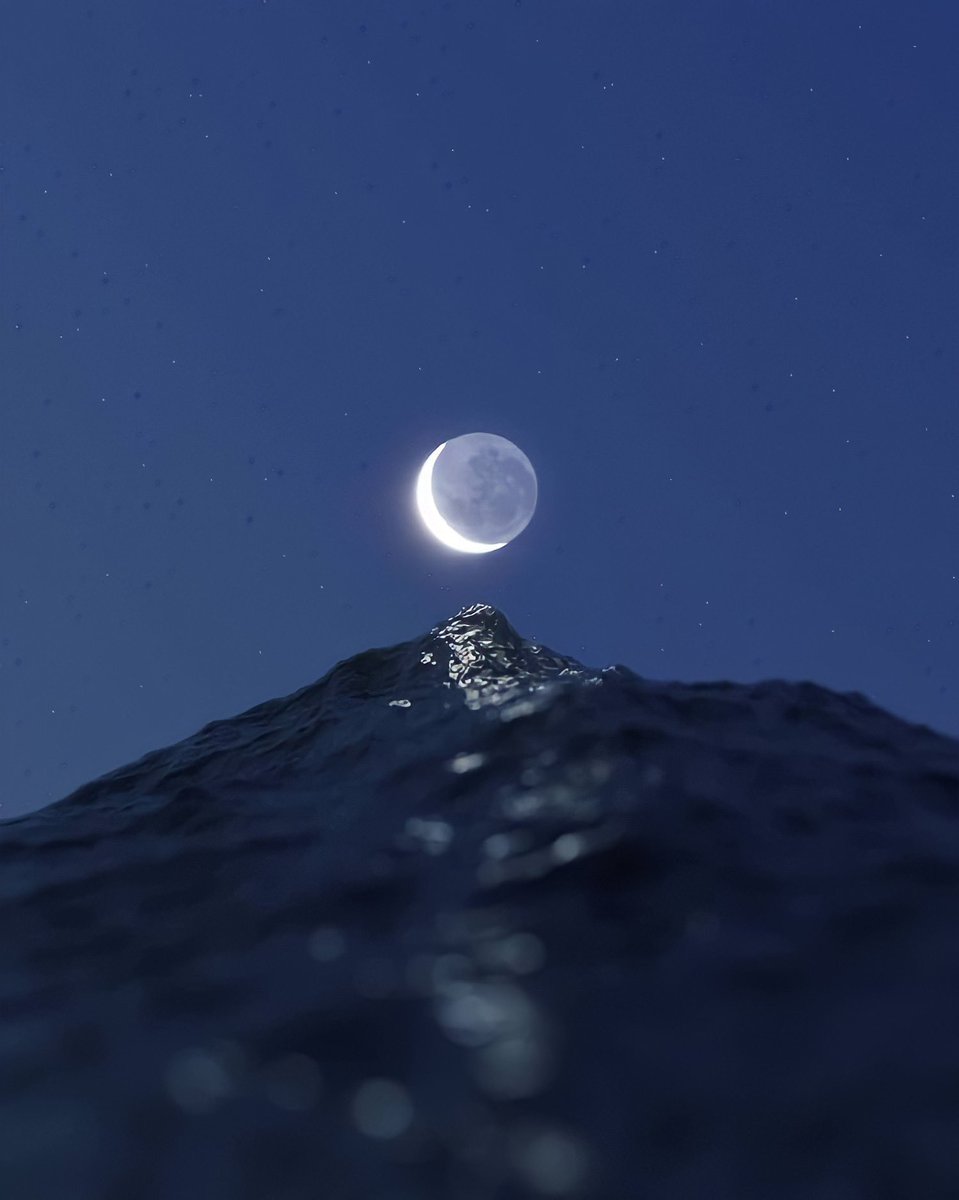 la luna y el mar