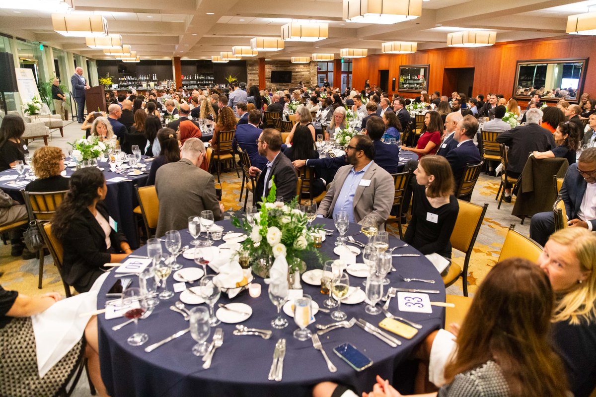 Thanks to our generous sponsors, donors, honorees, volunteers, and staff, Words to the Wise 2022 was a smashing success! Stay tuned for a full recap next week of the festivities! Click below to make a donation towards the final tally!
one.bidpal.net/svudl/browse/d…