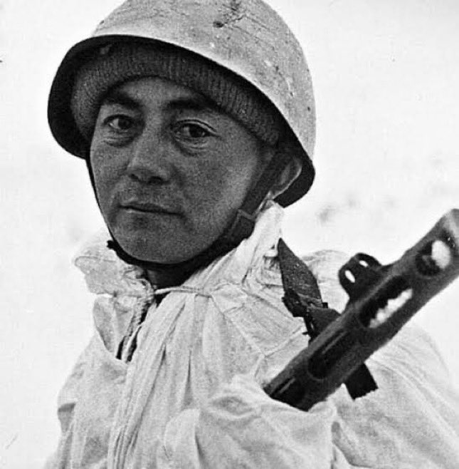 Çin’deki darbe’de Xi Jinping'in tutuklandığı, tüm yetkinin Orgeneral Serdar Ortaçing tarafından devranıldı.

#China #IranRevolution #Russia 
#IranProtests2022 #İstanbul 
#instagramdown #OpIran