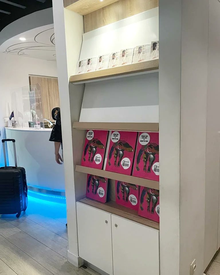 CongoBiennale's tweet photo. #CongoBiennale s'invite dans le lounge de notre sponsor stratégique @FlyingBrussels à l'aéroport international de N'djili.

📸 sherenethequeen https://t.co/xJeJnFo9XQ