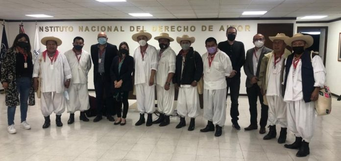 monitoruniversi's tweet photo. EL CONSEJO DE VOLADORES Y CERVECERÍA CUAUHTÉMOC MOCTEZUMA LLEGAN A UN ACUERDO REPARATORIO. @INAHmx @mna_inah @FototecaINAH @FEMSA @FundacionFEMSA @cultura_mx @mediateca_inah @CISonora  https://t.co/LQ8f7K7Dvl a través de @monitoruniversi https://t.co/CEIRXRLgR9