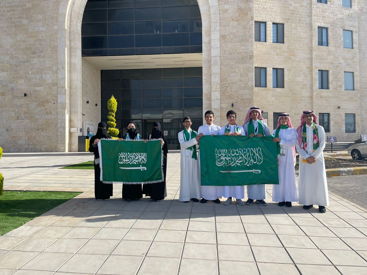 Ramatech260's tweet photo. الحمدلله و بفضل منه، فاز الفريق السعودي بالمركز الخامس على مستوى الدول العربية في مسابقة مبرمجو المستقبل المقامة بالأردن، كما كان لنا شرف مقابلة سعادة سفير المملكة العربية السعودية بالأردن حفظه الله🇯🇴🇸🇦. https://t.co/u1SwBIEfFJ