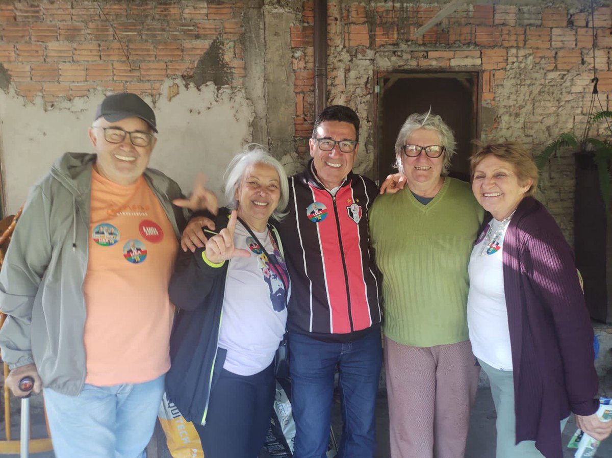 ChoinackiLuci's tweet photo. ☝️Estive na casa da Dona Madalena agricultora de São Francisco, com Jair Apolinário - Ideli e com @assis1312 federal 1312
#luci13033
#timelula
#timeluci https://t.co/wO5uetCyz0