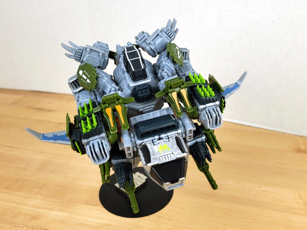 SnaapToys's tweet photo. A stunning breakthrough, the Sabaton Heavy Mechformer delivers devastating armor and firepower wherever its needed most. Too bulky to transport by all but the largest ships, the Sabaton makes its own way and defines the ground battle when it arrives. @snapships #MOC #snaptember https://t.co/7tUOjJQhbd