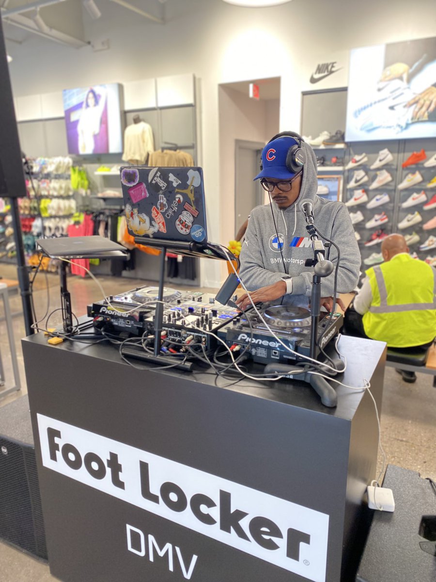 OnAirProblem's tweet photo. #footlockerdmv https://t.co/B5dxv8B3P0