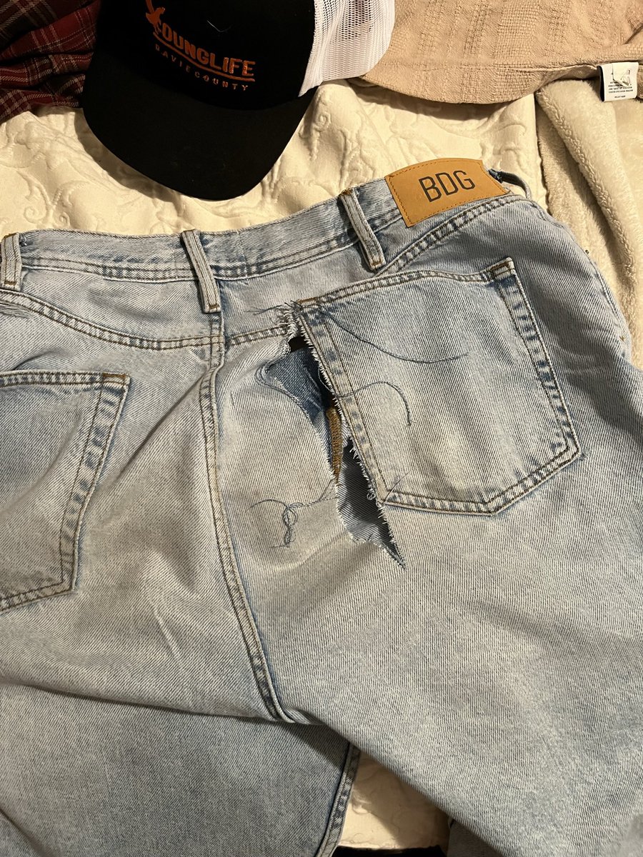 tjsigler's tweet photo. @UrbanOutfitters I just got these pants 2 days ago and they already ripped 😩 Any way I can get a refund or at least a replacement pair?? https://t.co/djDvnXhf7i