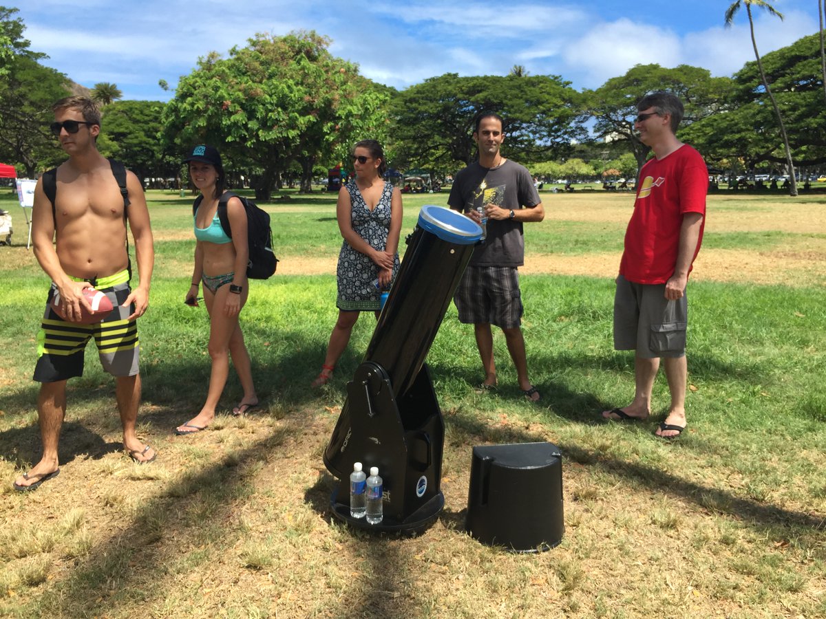 hawaiigeek's tweet photo. The incredible people at @UHIfA have been part of the "geek village" from the beginning! Come on down to Magic Island tomorrow to learn mind-blowing, humbling facts about our universe, and Hawaii's role in unpacking the mysteries of the cosmos! #higeek #hawaiigeek #hawaiigeekmeet https://t.co/54UY8WZ5fn