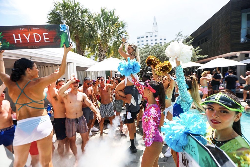 There’s no party like a Hyde Beach party 🍾💦