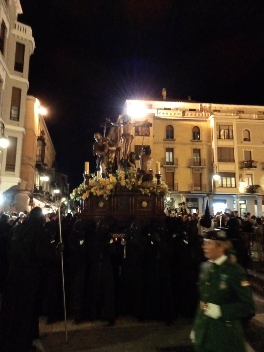 [22:29] La Exaltación de la Cruz concluye su participación en la Procesión extraordinaria del <a href="/33encuentroleon/">33 Encuentro Nacional de Cofradías León 2022</a> 
#SomosNazarenos