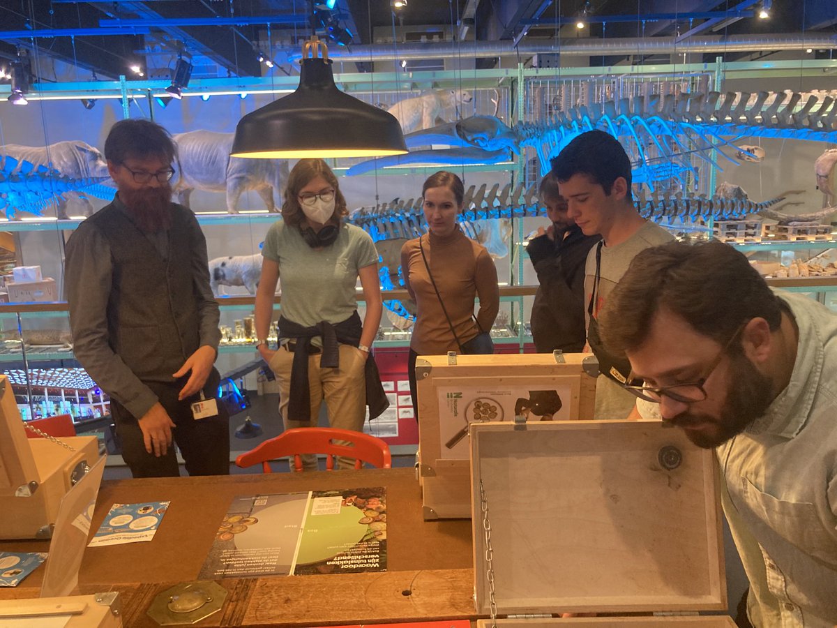 2022European's tweet photo. In this episode ⁦@BellaLeonhard⁩ does it, ⁦@PashavanBijlert⁩ shows fossil preparation and we venture into the world of macro and even megafossils ⁦@Naturalis_Sci⁩ https://t.co/Oly0jgvZaG