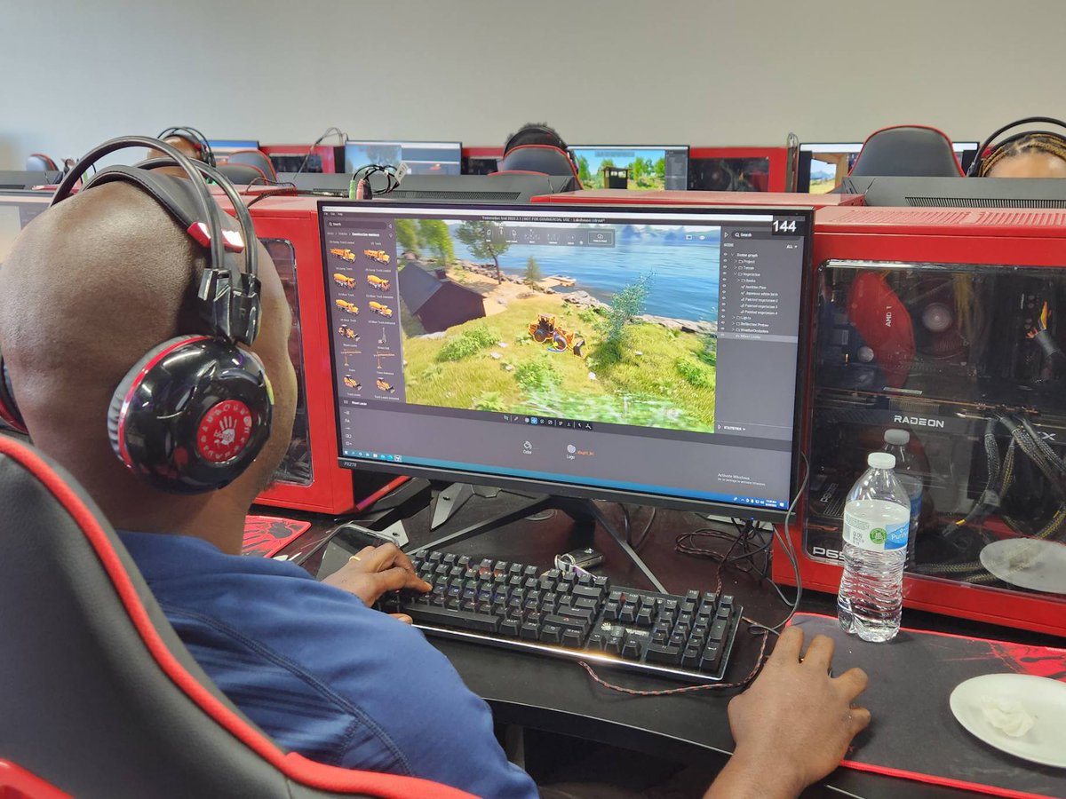 raynexpress's tweet photo. Back at it again, this time in Atlanta courtesy of @CGNEvents_! Such an engaging group of educators and esports leaders came together to create during our accelerator today.
#UnrealEdu #FCLEdu #Twinmotion https://t.co/qOxieYWK6r