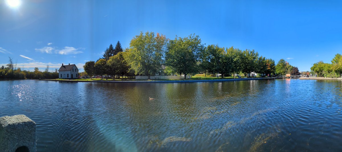 StephenLau_GC's tweet photo. What a gorgeous day to cycling along the Rideau Cannel this afternoon and #Ottawa is such a beautiful city. https://t.co/TxG15JqaZV