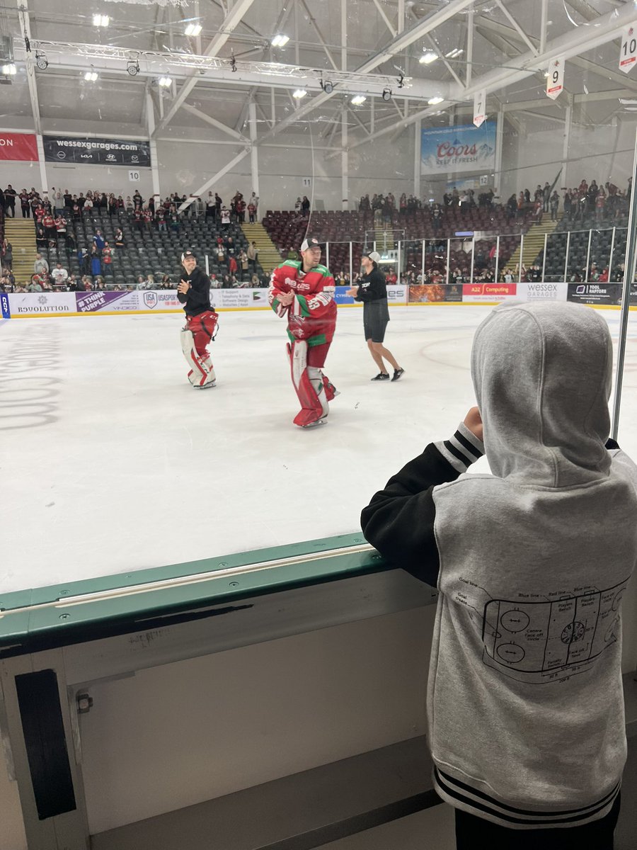 libbynew11's tweet photo. @cardiffdevils 
What a match.. 🤪
@bownsy21 the hoodie must bring luck https://t.co/WwmMAnlj0e