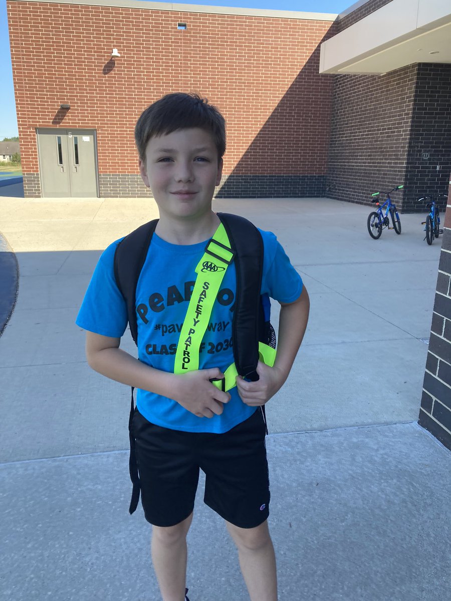 nysun25's tweet photo. Safety patrol 👮‍♂️ https://t.co/1h6BDoevYe