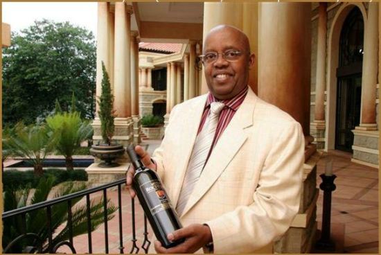 benbabunga's tweet photo. CE JOUR-LÀ... 25 sept. 2007, Miko Rwayitare décède à Bruxelles, âgé de 64 ans. Il a toujours été considéré comme "Le Père du Cellulaire en Afrique". Fondateur de "TELECEL", c'est lui qui, à partir de Kin (Zaïre), a passé le premier appel cellulaire en Afrique, en décembre 1986. https://t.co/YOCySCeRpb
