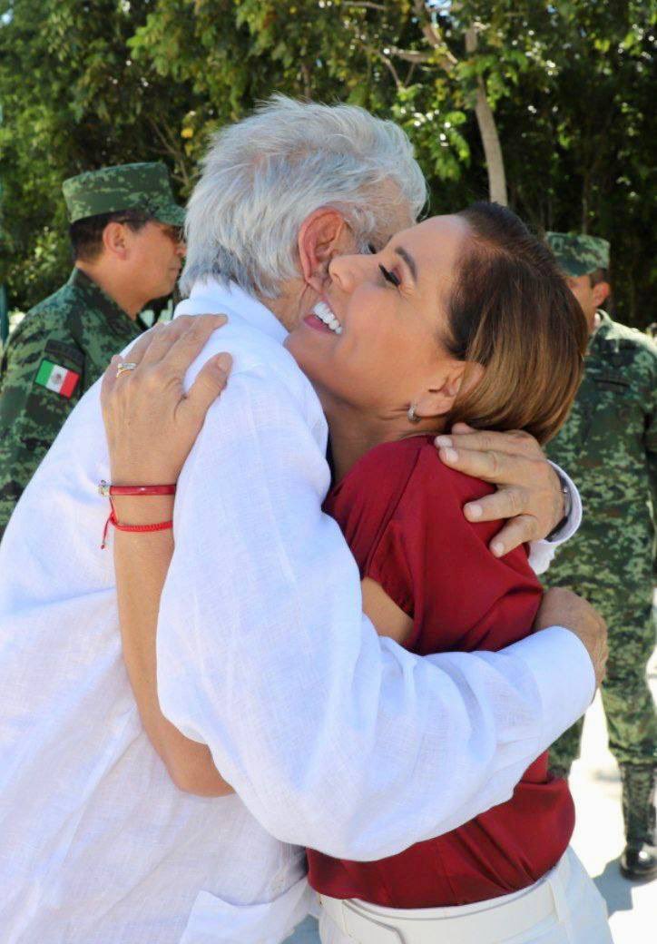 MaraLezama's tweet photo. Querido presidente @lopezobrador_, agradecemos su visita y respaldo para consolidar la transformación que comenzaremos de la mano del pueblo en #QuintanaRoo. Es tiempo de un Nuevo Acuerdo para el Bienestar y Desarrollo, de empoderar a las mujeres y de recuperar la justicia social https://t.co/5JxdeRsyN0