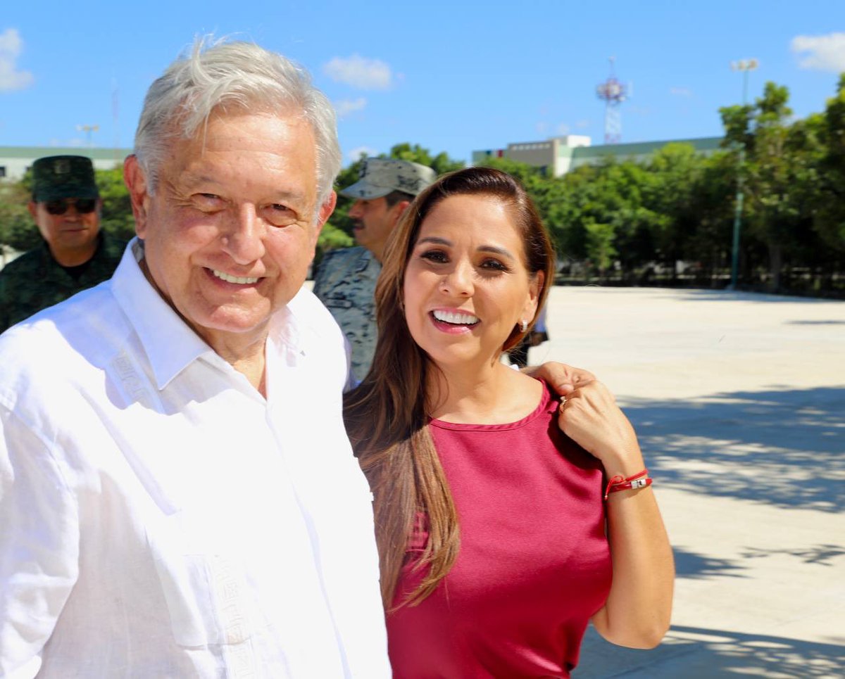 MaraLezama's tweet photo. Querido presidente @lopezobrador_, agradecemos su visita y respaldo para consolidar la transformación que comenzaremos de la mano del pueblo en #QuintanaRoo. Es tiempo de un Nuevo Acuerdo para el Bienestar y Desarrollo, de empoderar a las mujeres y de recuperar la justicia social https://t.co/5JxdeRsyN0