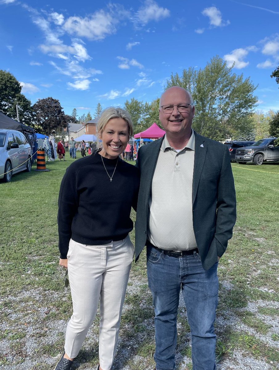 Shelby_Kramp's tweet photo. Beautiful day for the Family Fun Festival at Newburgh Conservation Park. 
Kicked off a day of entertainment and family activities while celebrating community spirit, volunteerism and togetherness. https://t.co/rJCbiavHr8