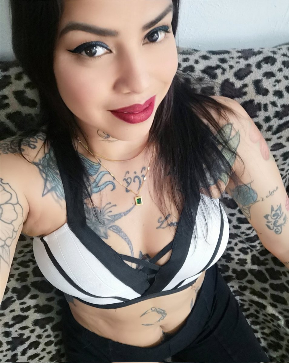alexandra la rosa 🌹 tweet media