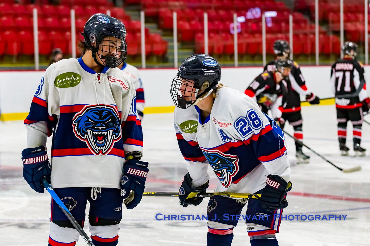 ppanthersvijhl's tweet photo. On the ice for warm-ups here at @Panorama_Rec, as the @CR_STORM and @ppanthersvijhl get set to square off in a 2:00 pm @VIJHL affair! #YYJHockey #PanthersStrong #JuniorBHockey #YYJSports https://t.co/2CR7eXxlHk