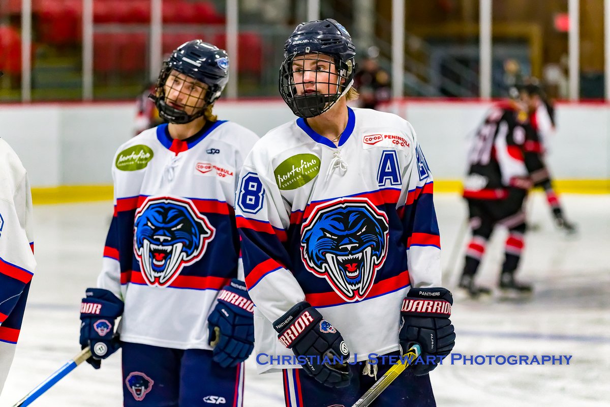 ppanthersvijhl's tweet photo. On the ice for warm-ups here at @Panorama_Rec, as the @CR_STORM and @ppanthersvijhl get set to square off in a 2:00 pm @VIJHL affair! #YYJHockey #PanthersStrong #JuniorBHockey #YYJSports https://t.co/2CR7eXxlHk