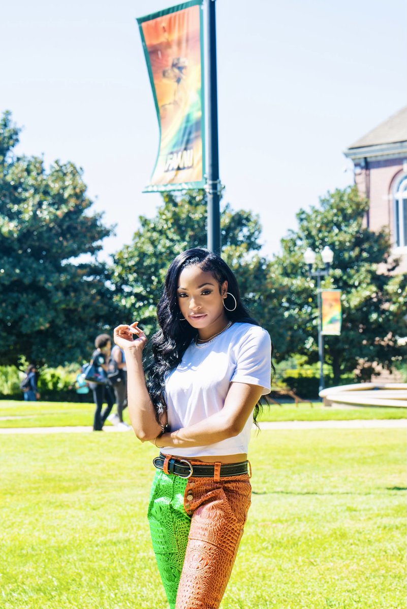 JMedia_'s tweet photo. @FAMU_1887 is one of my favorite Universities, with a breathtaking campus! It was an incredible experience from the students, staff to local community. Thanks for having me #famu 🧡🐍💚 

Set Fridays x #B2TY Tour takeover was 🔥 #HBCUQueen #HBCUpride #HBCU https://t.co/ProCw45cUW