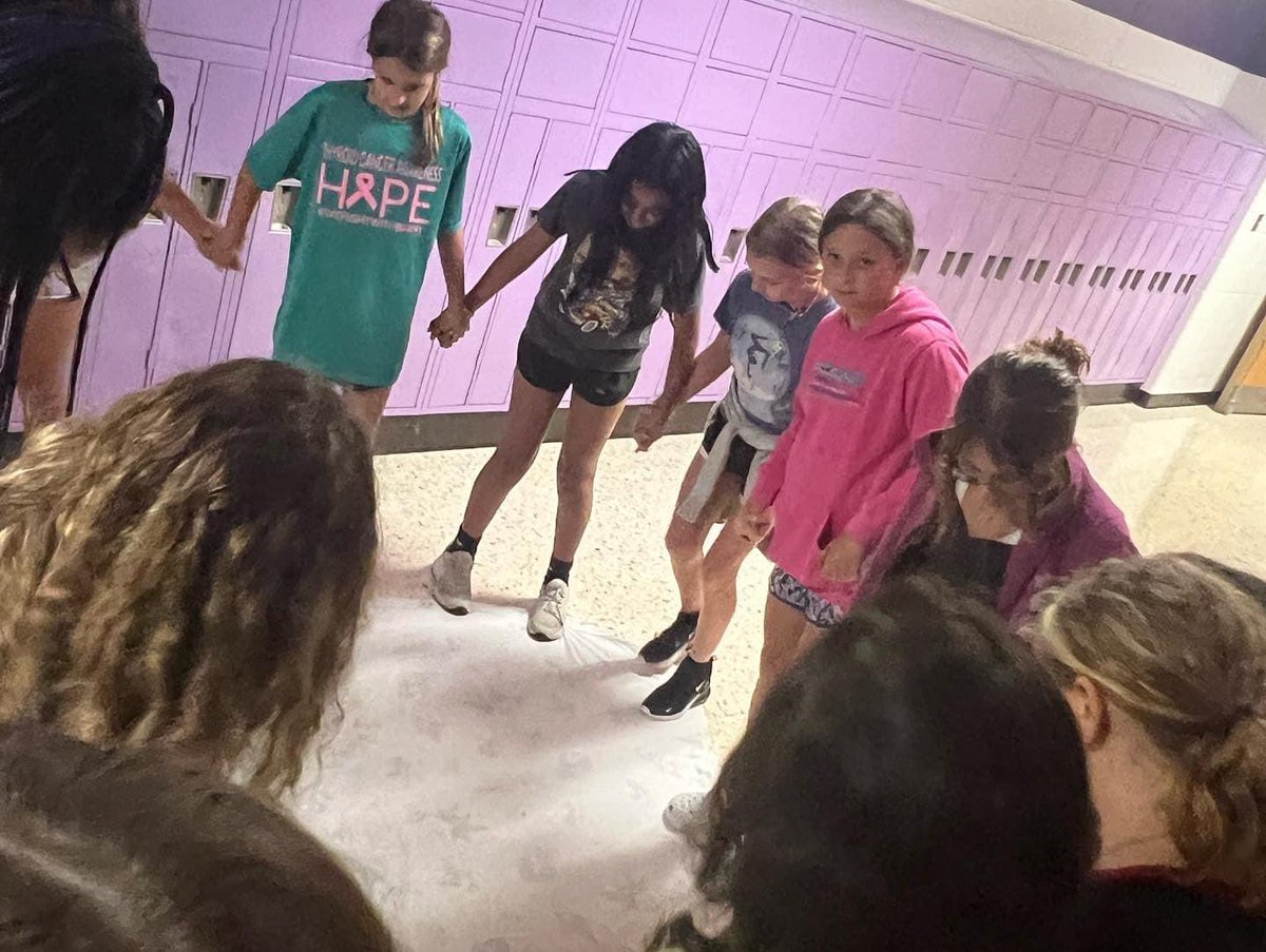 virginiafccla's tweet photo. Signal Knob Middle School #VAFCCLA members had lots of fun at their #September chapter meeting yesterday focused on team-building! Thanks for being an #incREDible part of @NationalFCCLA and our #FCCLAfamily! #FCCLAfriday #FamilyAndConsumerSciences #FCCLA #CareerTechEd #CTSO https://t.co/ltXZcBRQq8