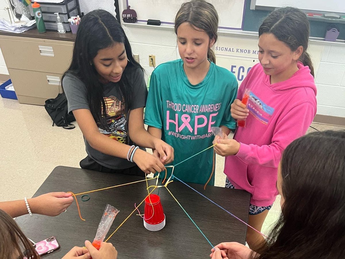 virginiafccla's tweet photo. Signal Knob Middle School #VAFCCLA members had lots of fun at their #September chapter meeting yesterday focused on team-building! Thanks for being an #incREDible part of @NationalFCCLA and our #FCCLAfamily! #FCCLAfriday #FamilyAndConsumerSciences #FCCLA #CareerTechEd #CTSO https://t.co/ltXZcBRQq8