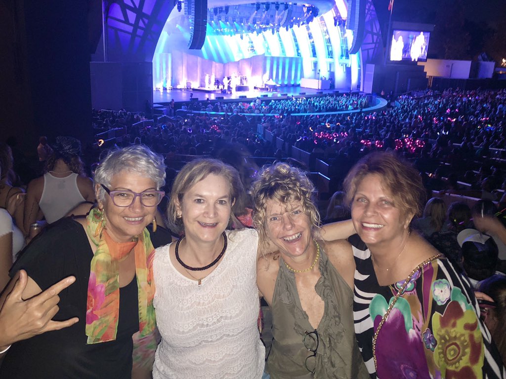 SAN2JFK's tweet photo. Awesome 2 concerts 👏🏼🎶 in a week. Wednesday Michael Bublé (Pechanga Sports Arena) w/Lorena &amp; Friday ABBA (Hollywood Bowl) w/Vero, Kim &amp; Tania https://t.co/j5GXjV3jnc