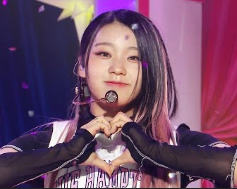 __asurabalbalta's tweet photo. PERFECT COMEBACK STAGE ❤
The stage, The outfits, The Live Vocals, The performance, The Loud Fanchants, The visuals, Everything on Fire 🔥
🔗 https://t.co/DcLaG4bW0B
#LapillusFirstMiniAlbum
GRATATA OUT NOW
@offclLapillus #Lapillus https://t.co/I3yogp7P25