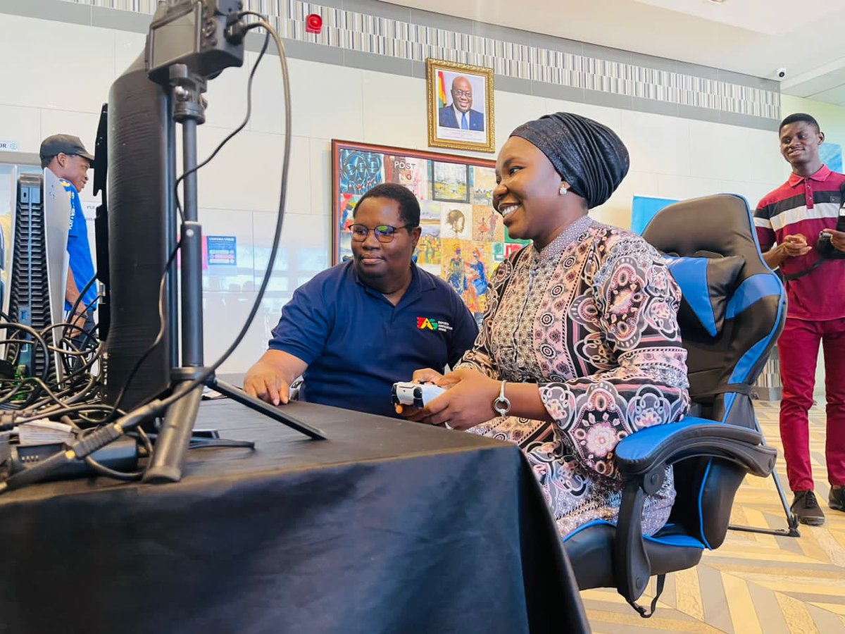 esportsGhana's tweet photo. The GaMePAd is the future, 🇬🇭Deputy Information Minister @Fatimatu_A takes on EAG Pres.@Kwecy #GamingAfriCa #EAG #EsportsGH #GhBloggers  @ESportsANews @Sen_Games @Ivoire_eSports @hischoolesports @RagnoEsports @PlayProvince  @ghana_league @gyaigyimii @GE_Federation
@UPGTournament https://t.co/NGBp6ytInJ