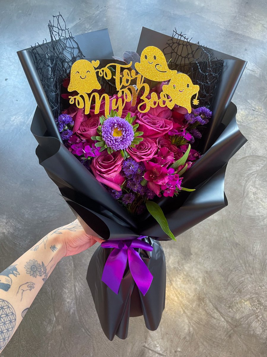 eileensfloral's tweet photo. for my boo 🖤 https://t.co/ckkjK4lYi6