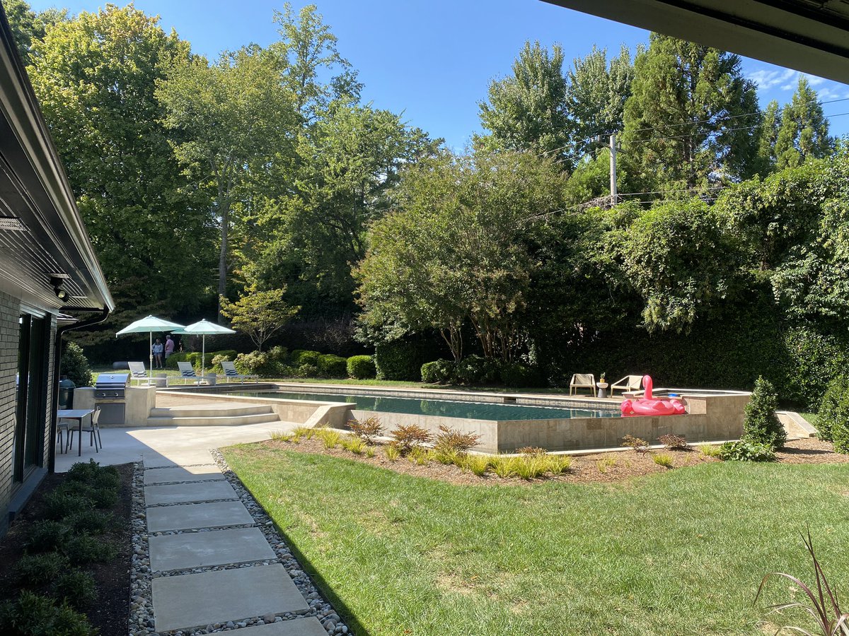 maXolo_travel's tweet photo. I’m getting into architecture bc I’m interested in getting into short-term rentals arena. So I’m attending this Mid-Century Modern Homes Tour in my new hometown of Charlotte! Had a great video, but I said the addy in the video… Darn. #charlottenc #architecture #maxolo #hometours https://t.co/6YGGZlz9G5