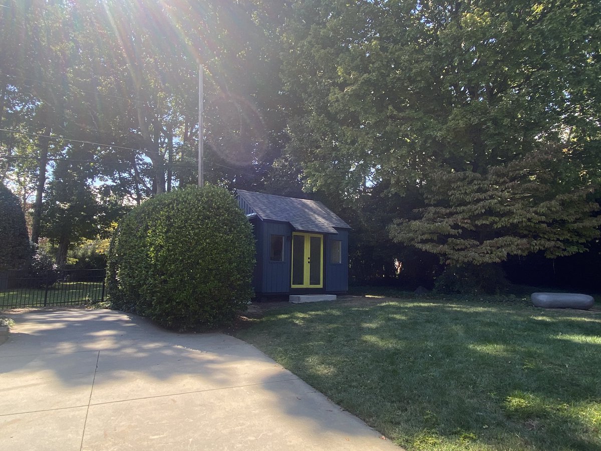 maXolo_travel's tweet photo. I’m getting into architecture bc I’m interested in getting into short-term rentals arena. So I’m attending this Mid-Century Modern Homes Tour in my new hometown of Charlotte! Had a great video, but I said the addy in the video… Darn. #charlottenc #architecture #maxolo #hometours https://t.co/6YGGZlz9G5