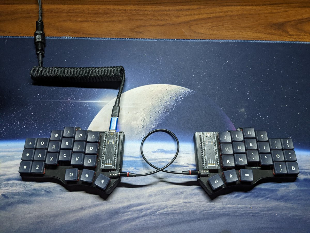 jbarr21's tweet photo. Built a new Cantor keyboard so I could make use of low profile, lightweight 35g Kailh Choc Pro Red switches and MBK Legend keycaps. Very happy with how it turned out! https://t.co/DjbKHopdFJ