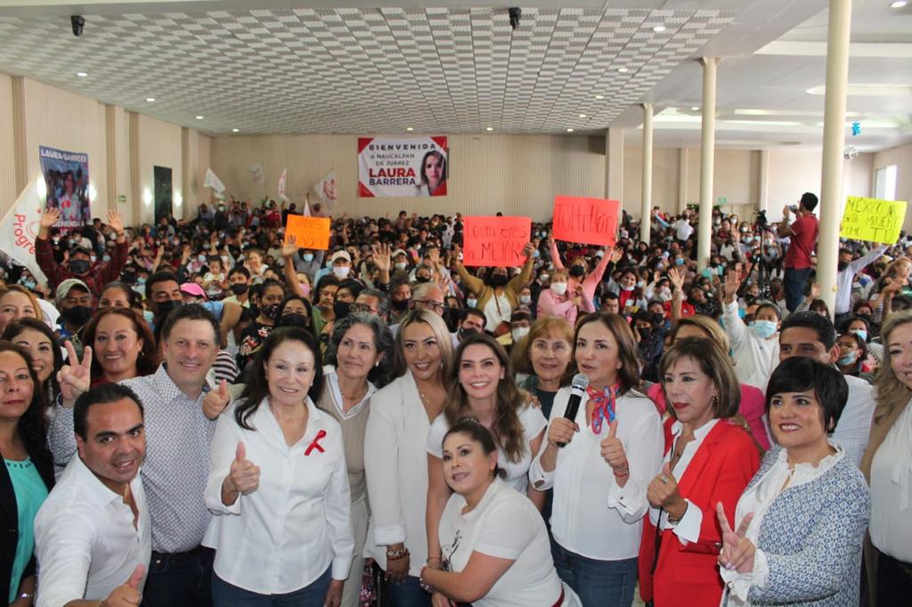 LauraBarreraF's tweet photo. Creo fervientemente que la UNIDAD y el COMPROMISO son la base para seguir avanzando en la construcción de un mejor #EstadoDeMéxico. 🇲🇽🤝🏻 https://t.co/hIj8v5tmKJ