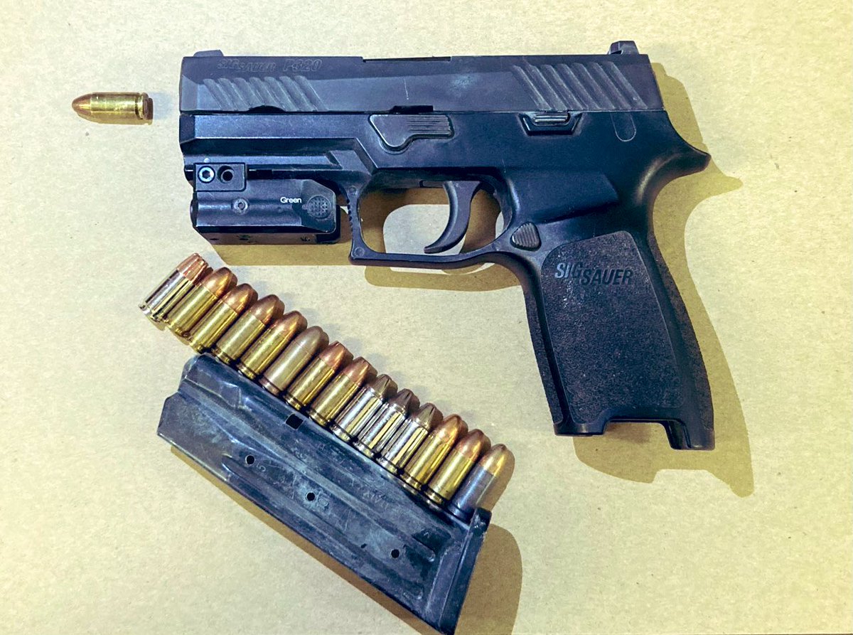 NYPD50Pct's tweet image. Public Safety Sergeant Rahill along with our Public Safety team noticed a group of individuals hop the median fence and cross traffic in an impeding manner and stopped the individuals discovering a loaded 9mm firearm. 
Great work by PO Martin and Public Safety Team 🚔👮👮‍♂️