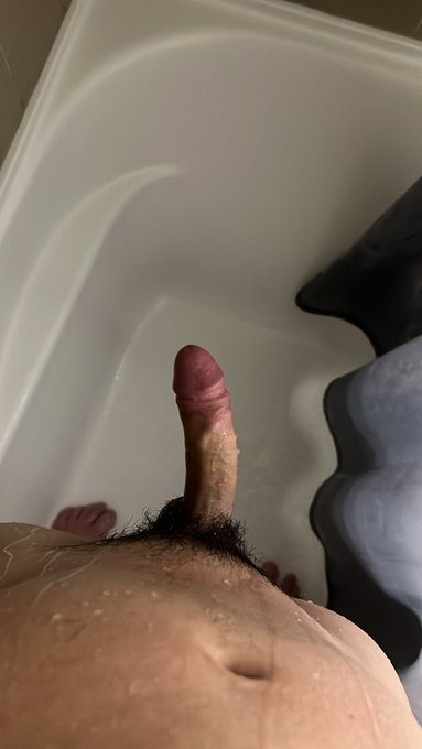 Hmmm. This pic is missing something 🤔 https://t.co/muKxU4QOKK<a href="/tag/softuncut"class="tags"><span>#softuncut</span></a>