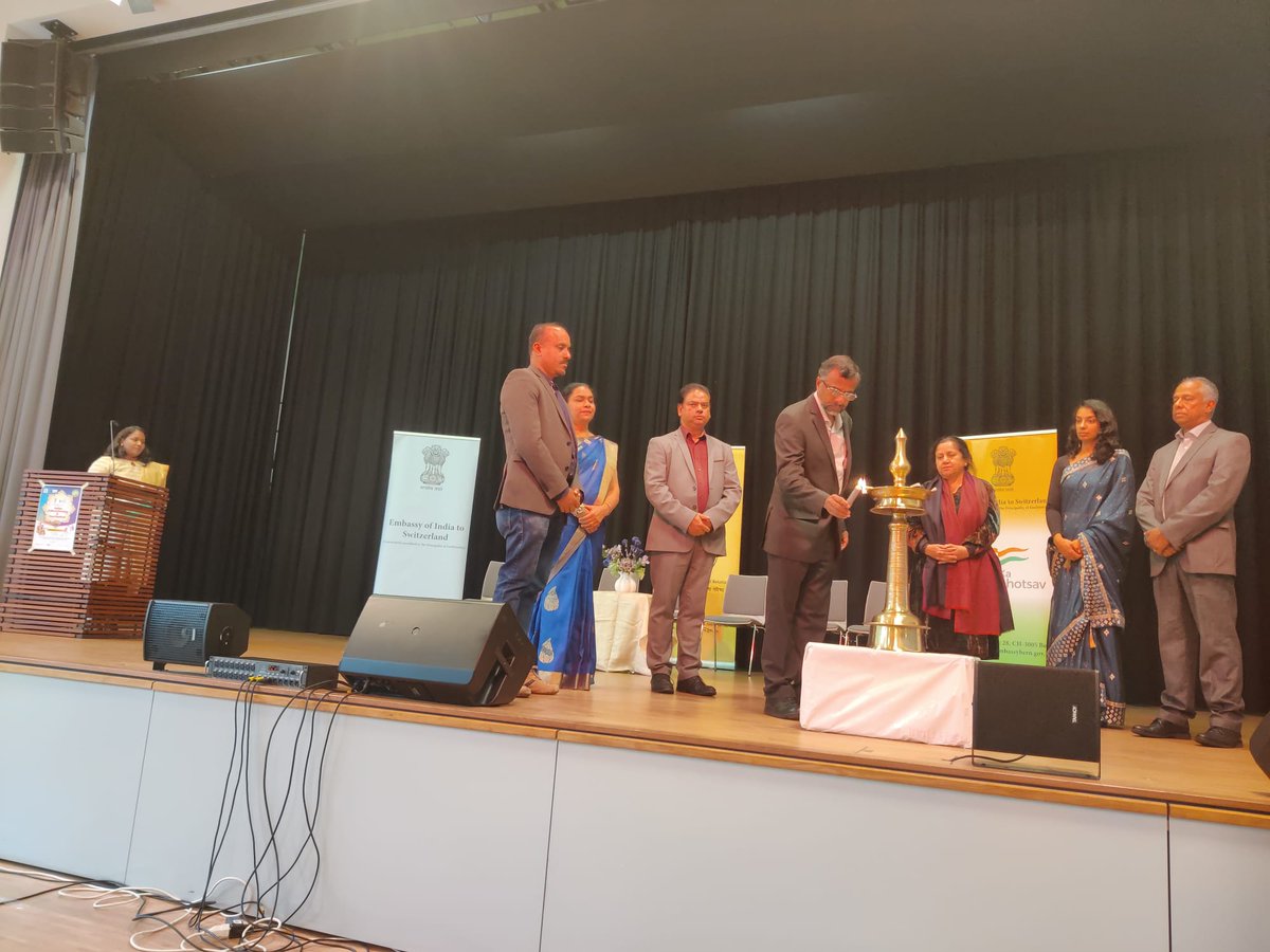 IndiainSwiss's tweet photo. #indiainthealps in Zurich!

Celebrating AKAM Iconic Week &amp; 75th anniv. of India-Swiss diplomatic relations!

Mohiniyattam &amp; Kalaripayattu  performance by ICCR sponsored cultural troupe led by Ms. Radhika Menon org. by @IndiainSwiss in association with Keli Swiss &amp; @TeamworkArts. https://t.co/88sa7g7Uxs