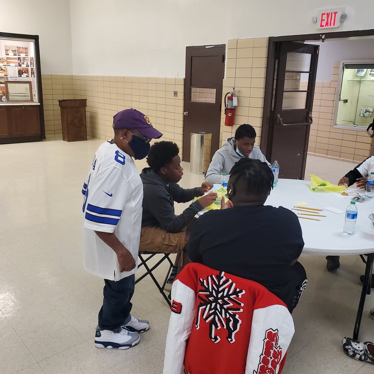 100BlackMenVA's tweet photo. Morning Mentoring. #mentoringthe100way #vapeninsulamentoring #aspiretobegreat #inspiregreatness https://t.co/dJJhFE1BW4