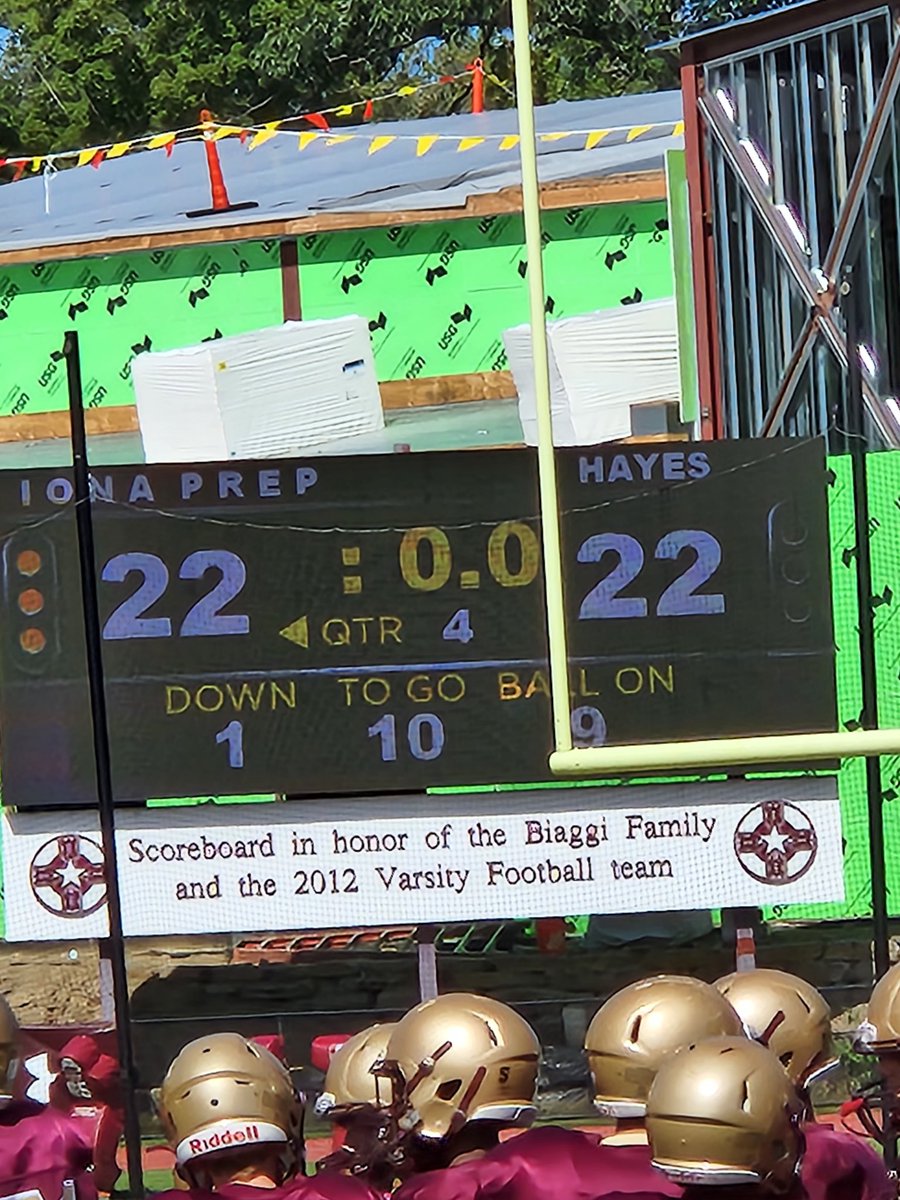 linemen_factory's tweet photo. Great game by @cj_malespin @OrionTrujillo08 @ionafootball and @CardinalHayesFB game ended in a tie but it was a battle. The future is bright for both programs especially in the trenches. #dungeonfamily #FactoryMadeCrew #FACTORYMADETOUR https://t.co/F5iB6UHbi3