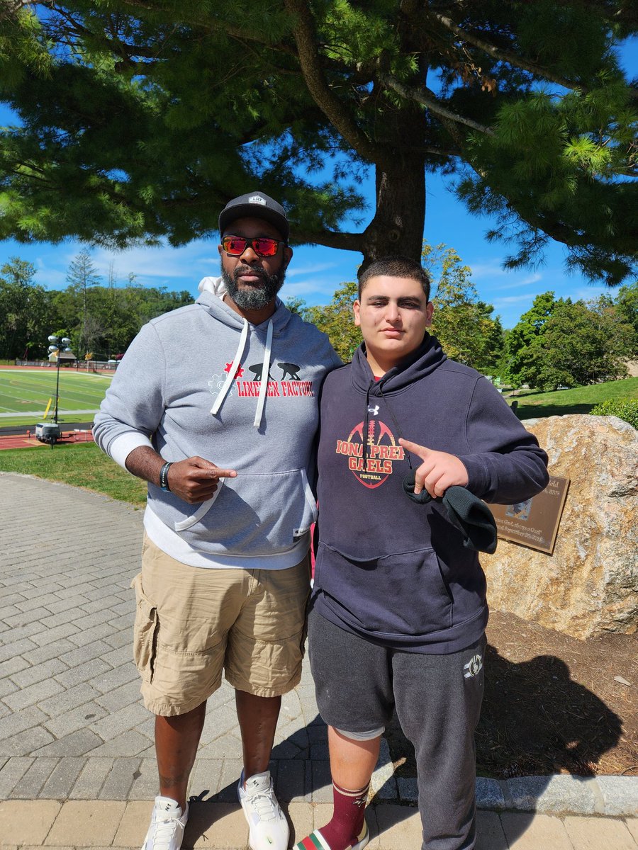 linemen_factory's tweet photo. Great game by @cj_malespin @OrionTrujillo08 @ionafootball and @CardinalHayesFB game ended in a tie but it was a battle. The future is bright for both programs especially in the trenches. #dungeonfamily #FactoryMadeCrew #FACTORYMADETOUR https://t.co/F5iB6UHbi3