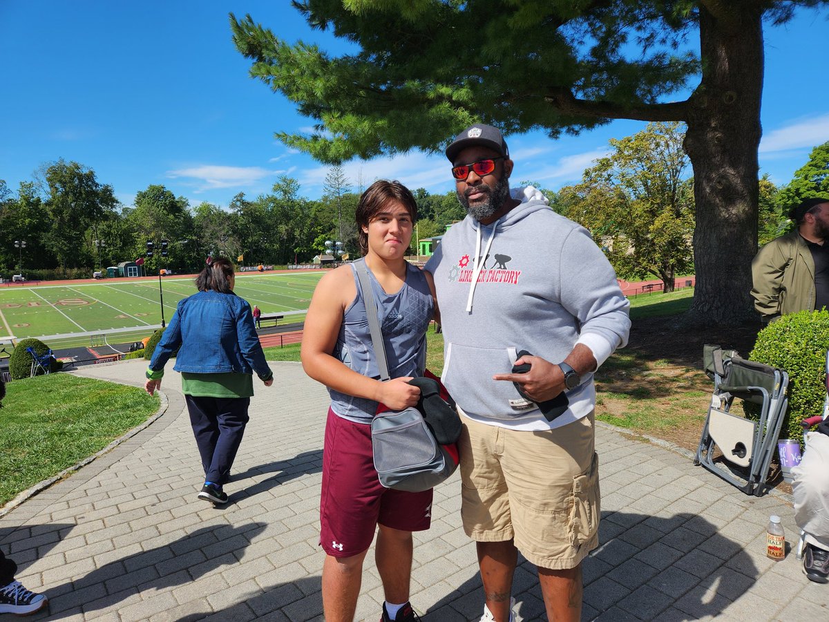 linemen_factory's tweet photo. Great game by @cj_malespin @OrionTrujillo08 @ionafootball and @CardinalHayesFB game ended in a tie but it was a battle. The future is bright for both programs especially in the trenches. #dungeonfamily #FactoryMadeCrew #FACTORYMADETOUR https://t.co/F5iB6UHbi3