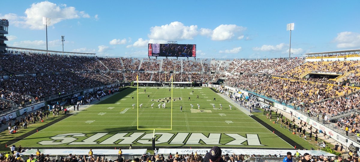 Derekwolfe415's tweet photo. Let's go @UCFKnights https://t.co/lmY5Z1j7Ap