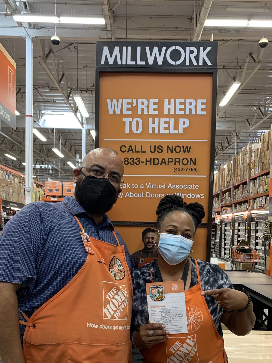 Mandy Russell tweet media