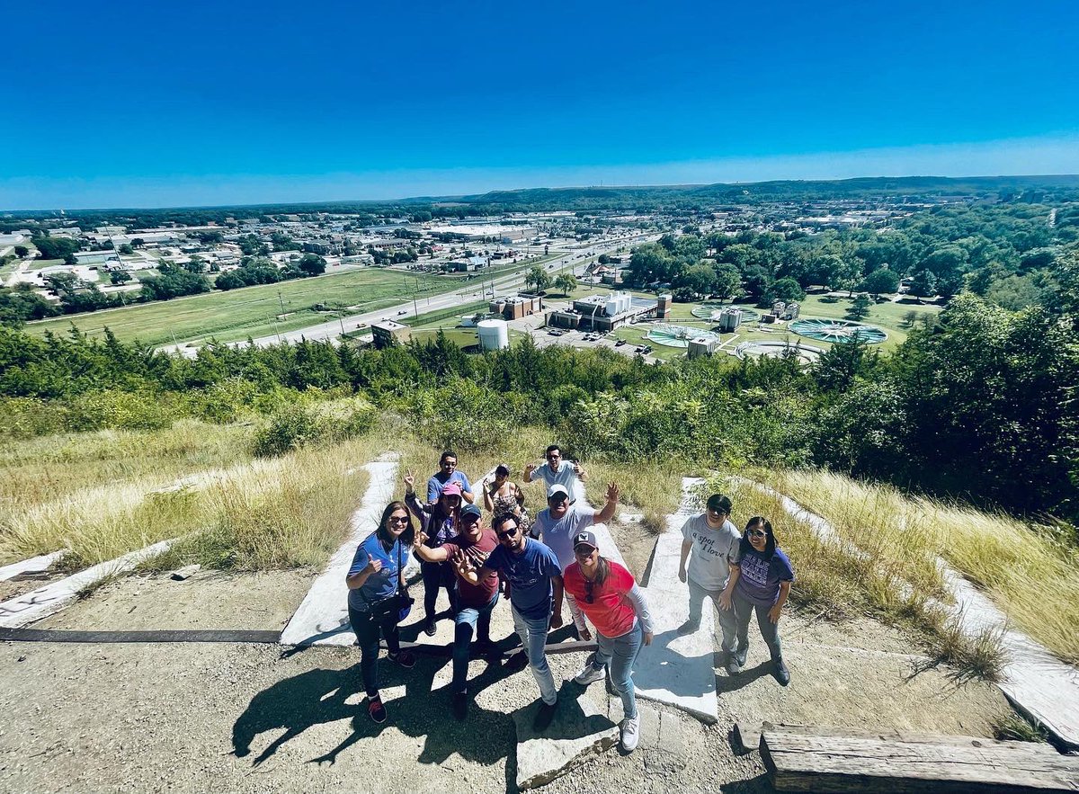 GraceBerumen's tweet photo. What a perfect day for our Camino Participants from Ecuador ๐ช๐จ to explore Manhattan! We also used our day out to celebrate September birthdays ๐ฅณ Canโt wait until our next adventure ๐
#kstatecoe
#kstategeo
#KState
#KsuCamino
#GoGlobal https://t.co/HDsUX6rbKL