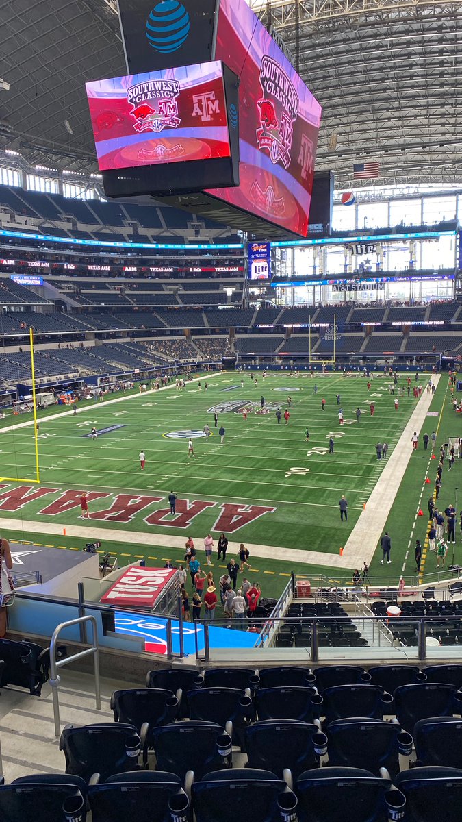 KRoll314's tweet photo. This be the view. Let’s go Hogs!!!!!! #WPS https://t.co/AGBu3z7orq